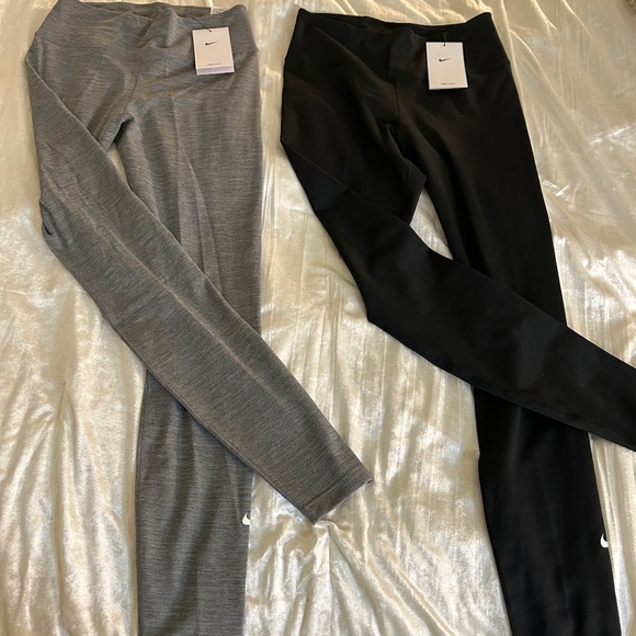 Nike Pants - Women’s Nike leggings